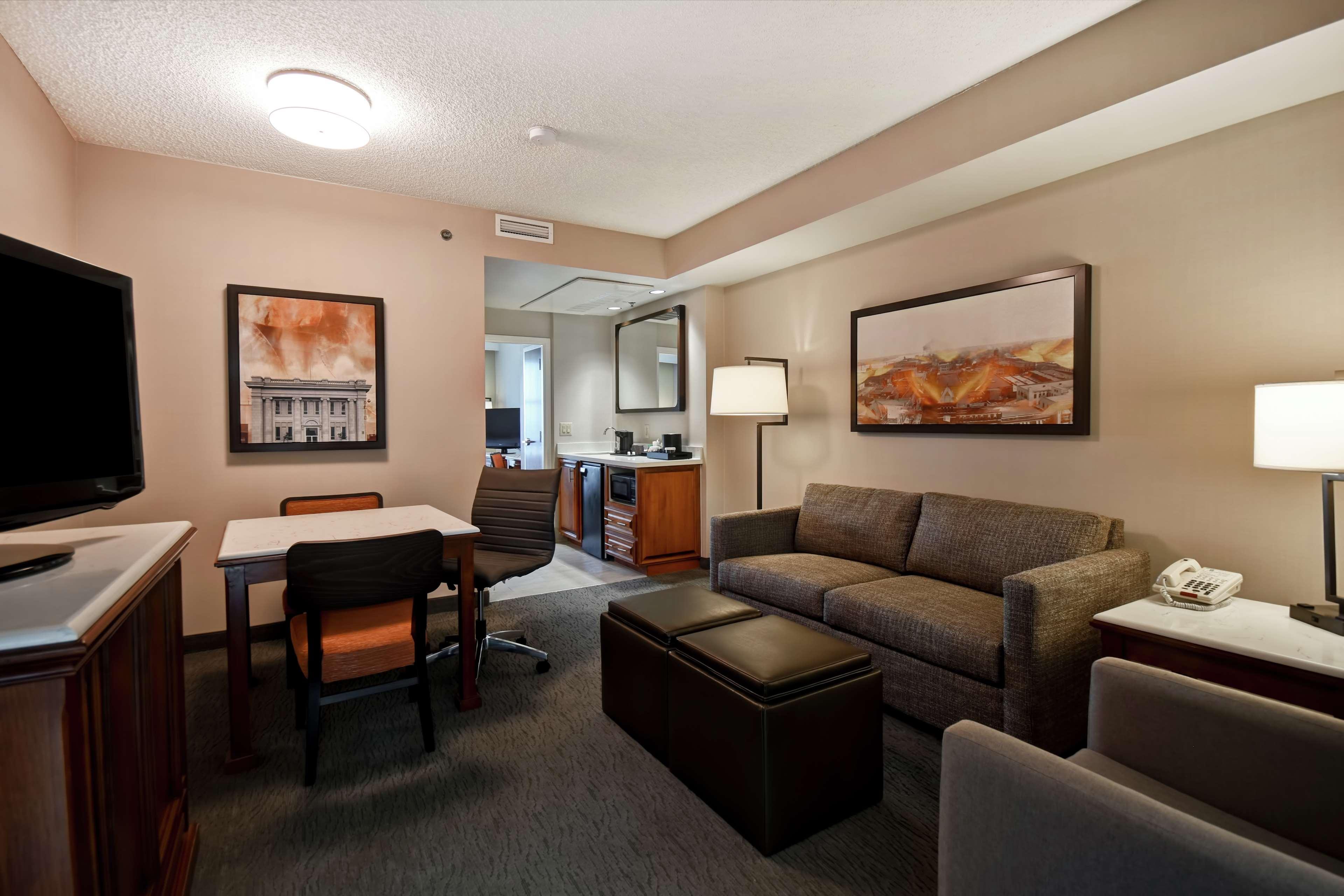 Embassy Suites Little Rock Ngoại thất bức ảnh