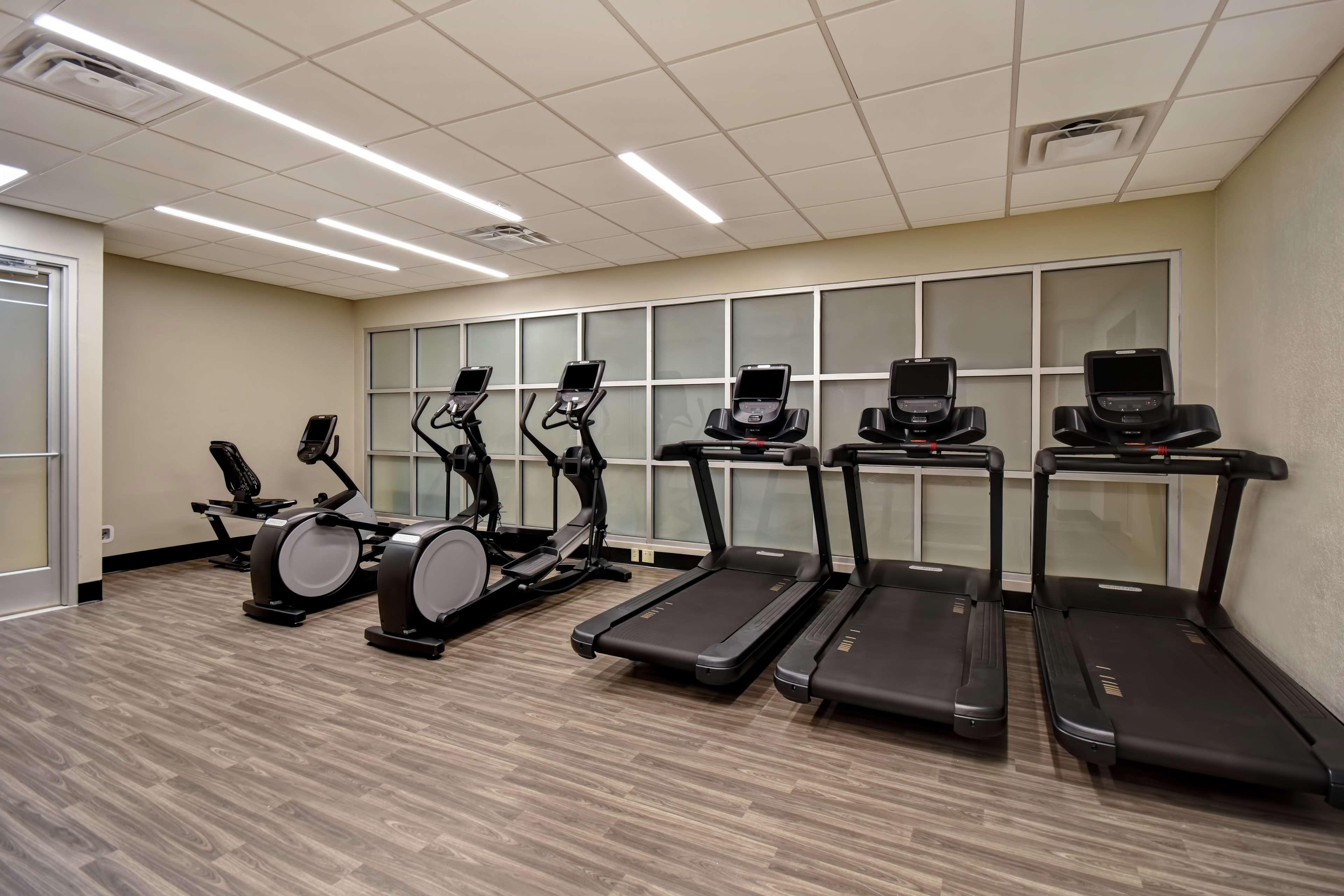 Embassy Suites Little Rock Ngoại thất bức ảnh