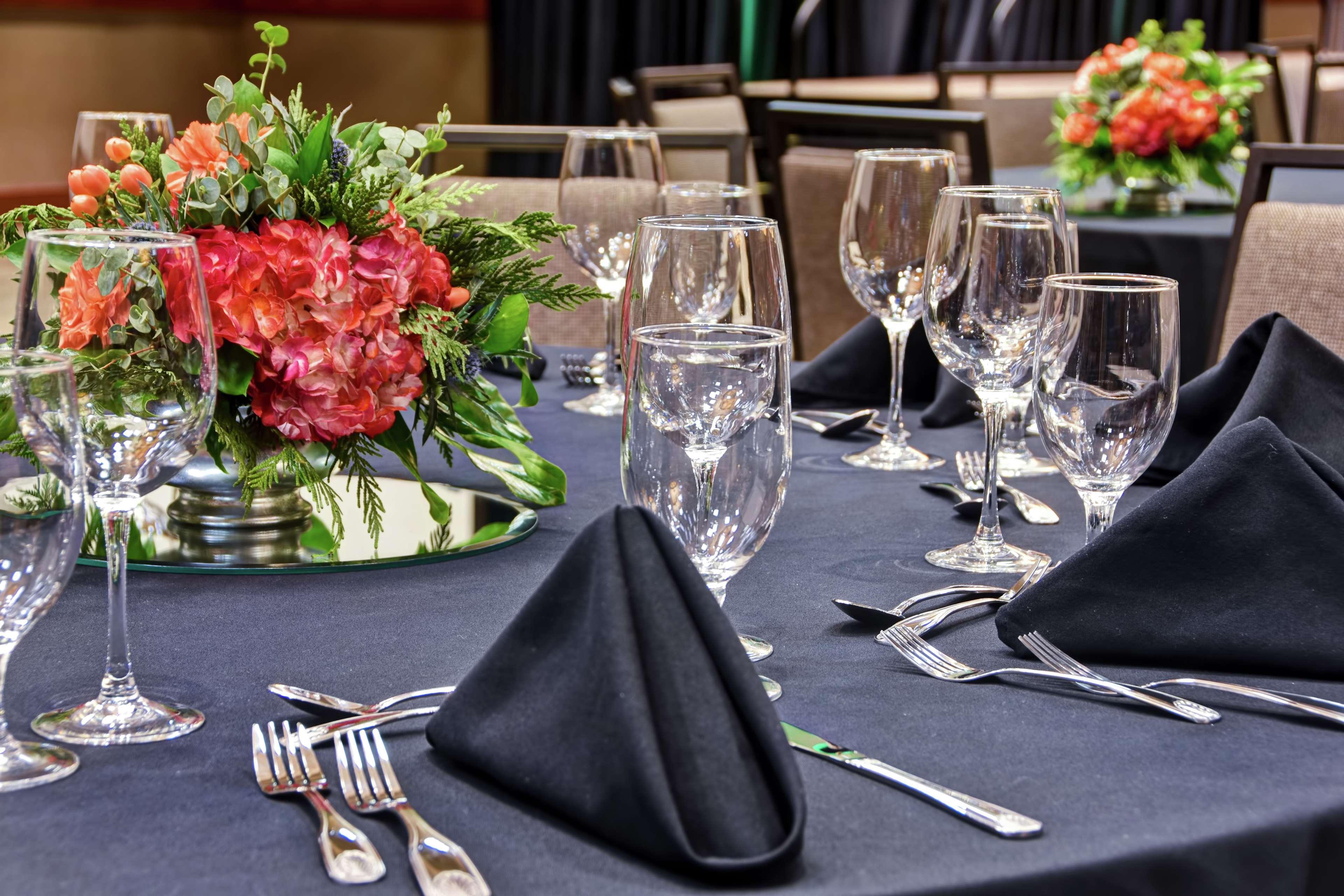 Embassy Suites Little Rock Ngoại thất bức ảnh