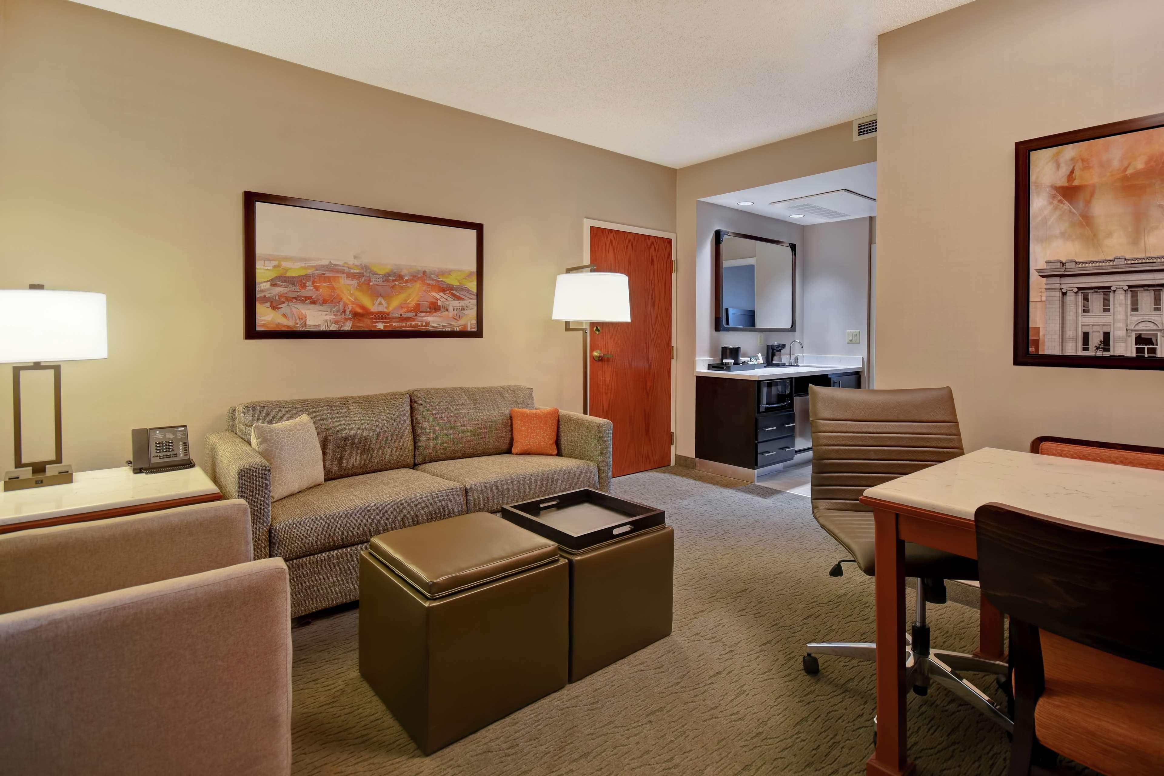 Embassy Suites Little Rock Ngoại thất bức ảnh