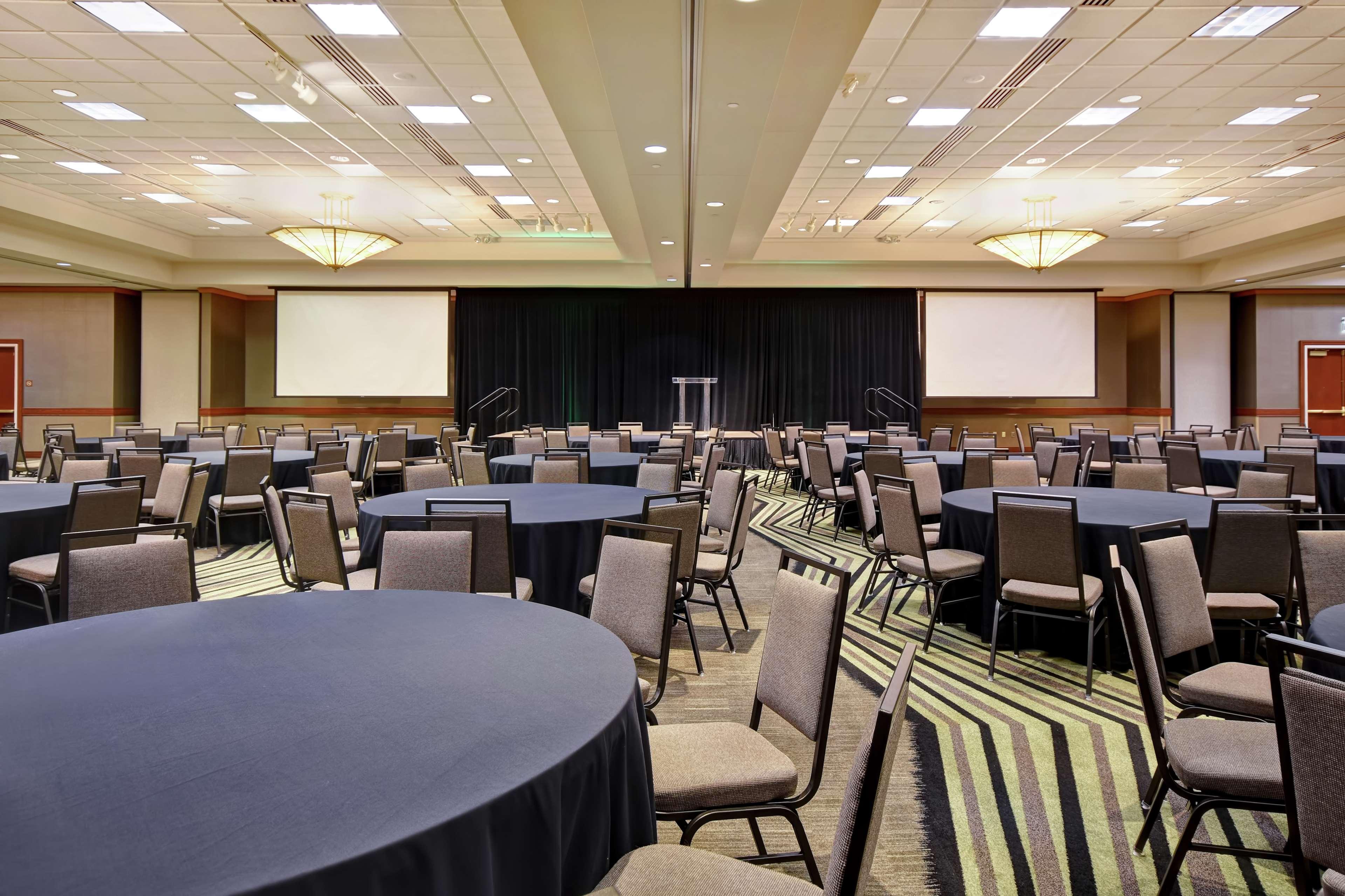 Embassy Suites Little Rock Ngoại thất bức ảnh
