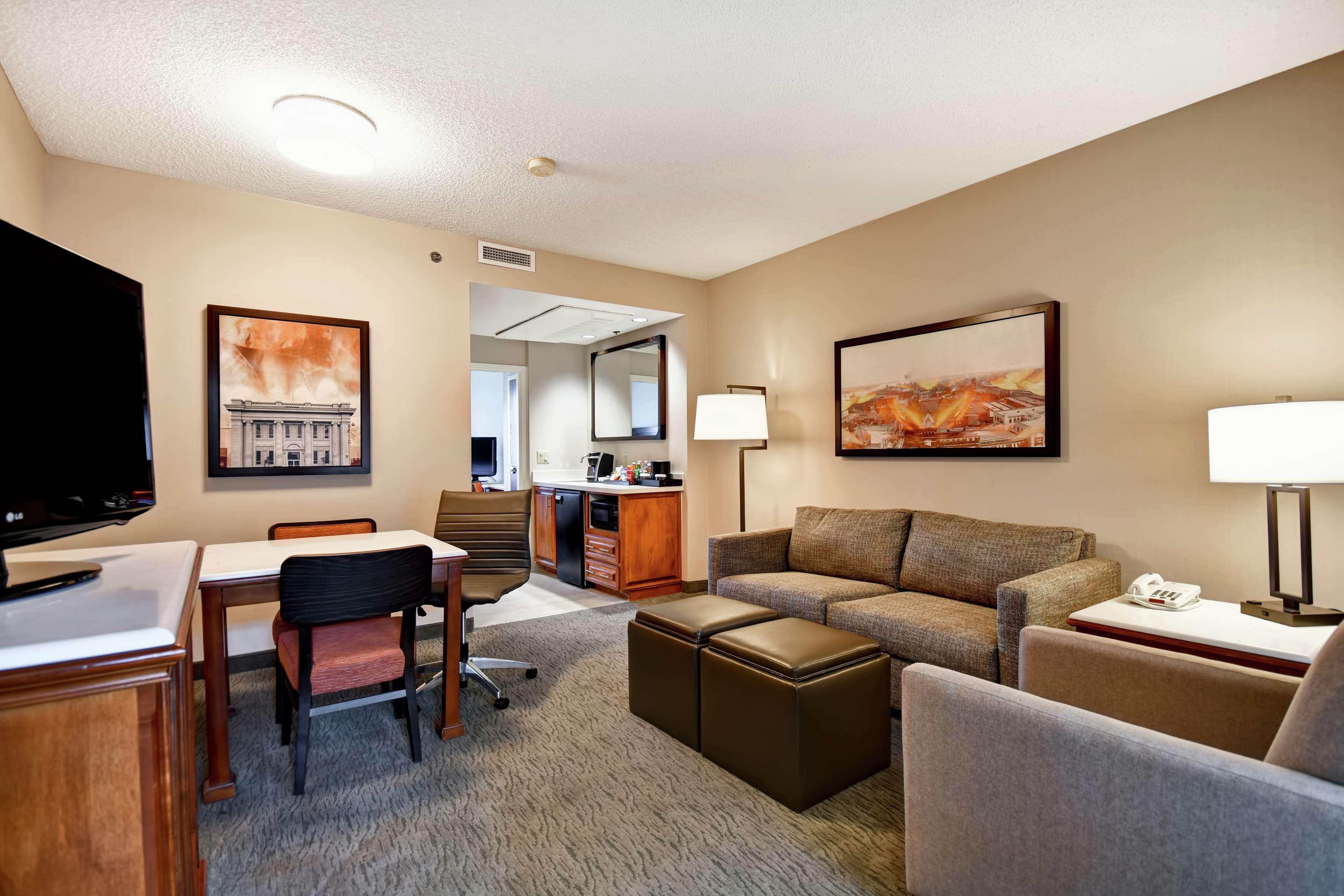 Embassy Suites Little Rock Ngoại thất bức ảnh