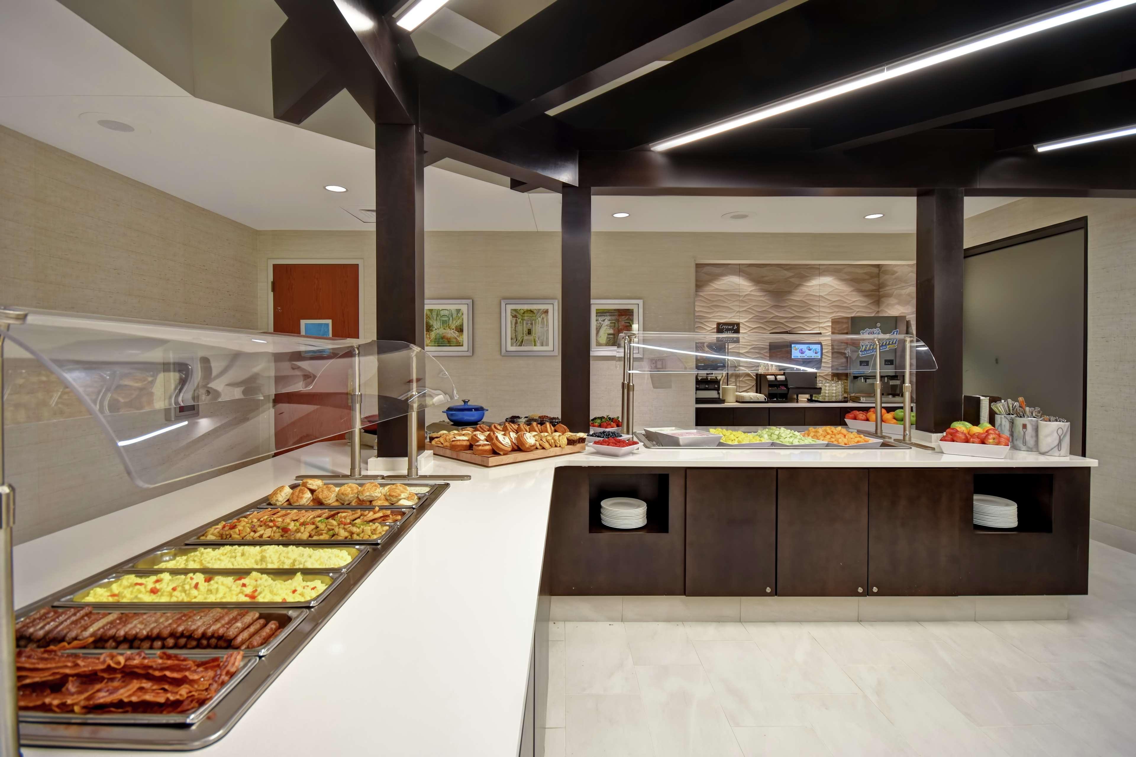 Embassy Suites Little Rock Ngoại thất bức ảnh