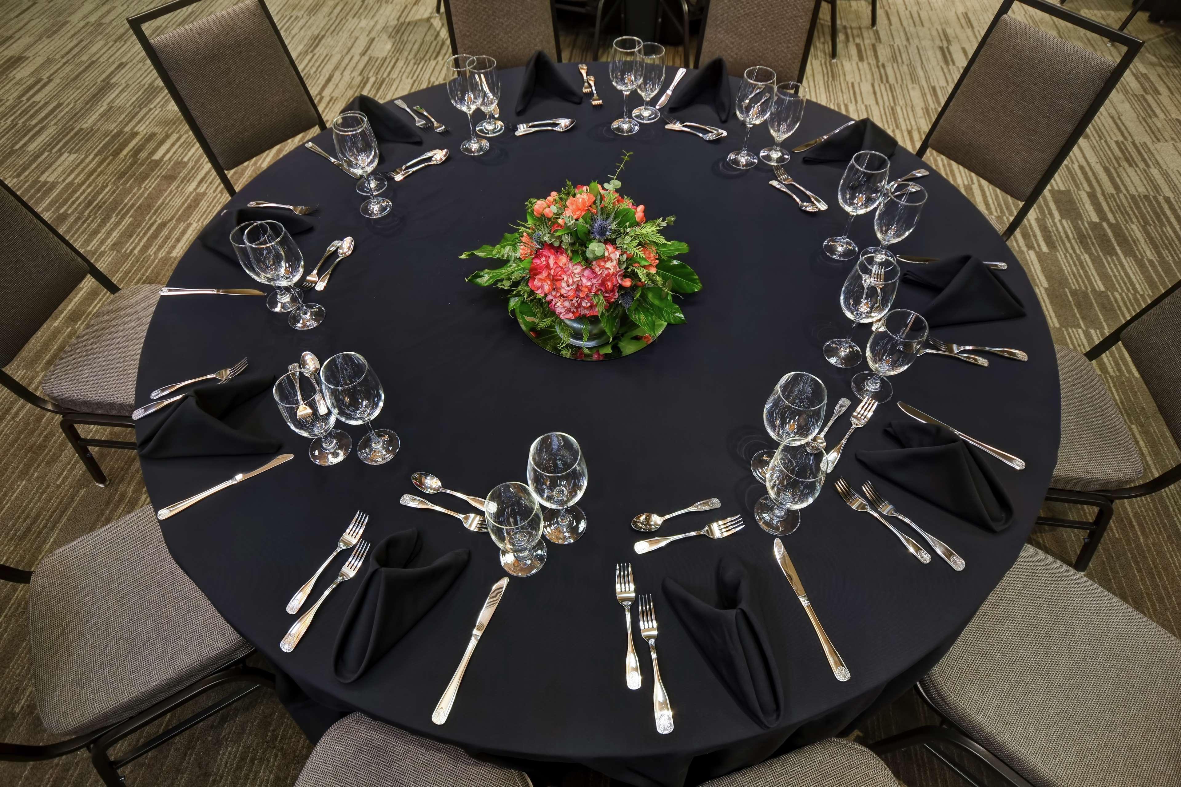 Embassy Suites Little Rock Ngoại thất bức ảnh