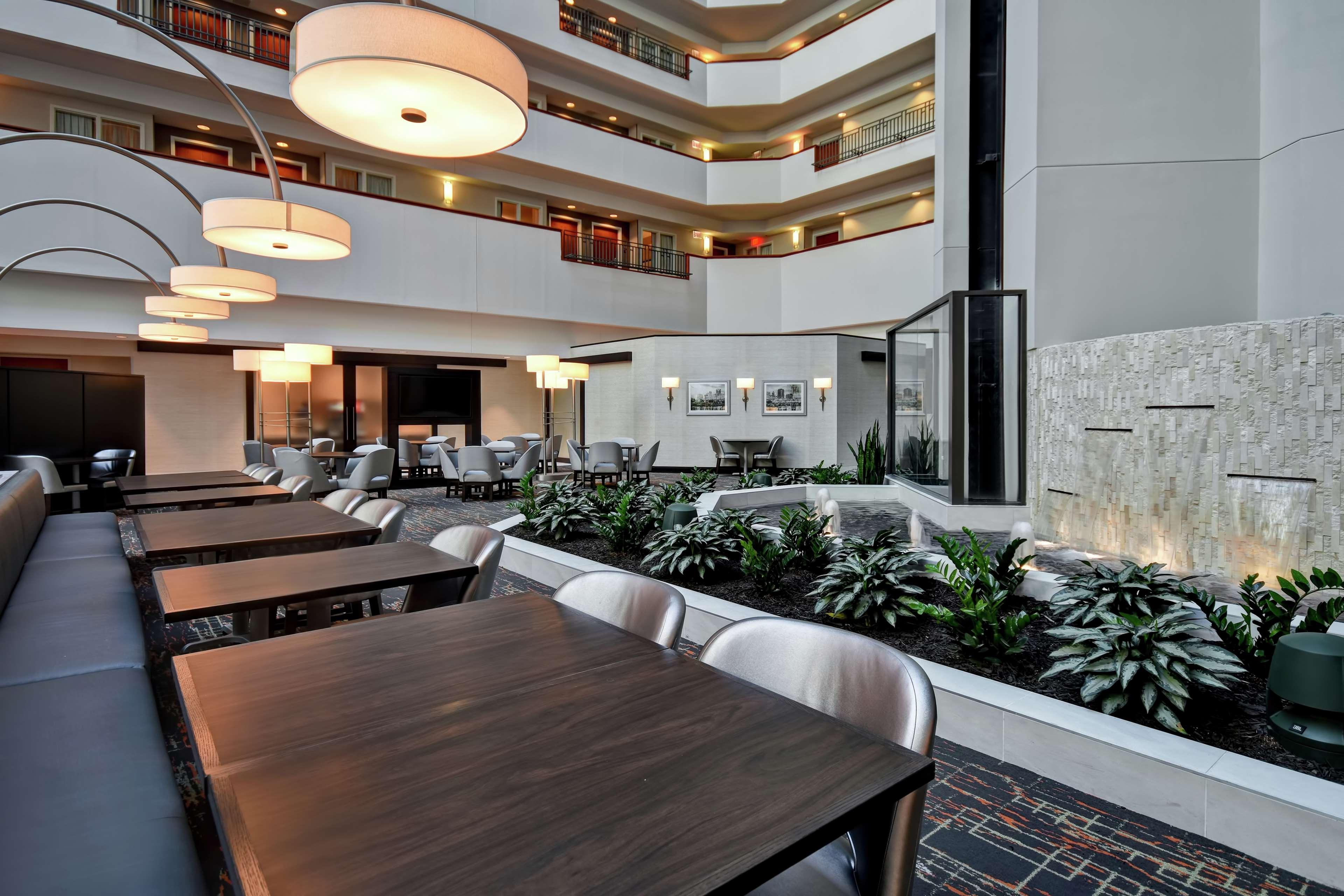 Embassy Suites Little Rock Ngoại thất bức ảnh