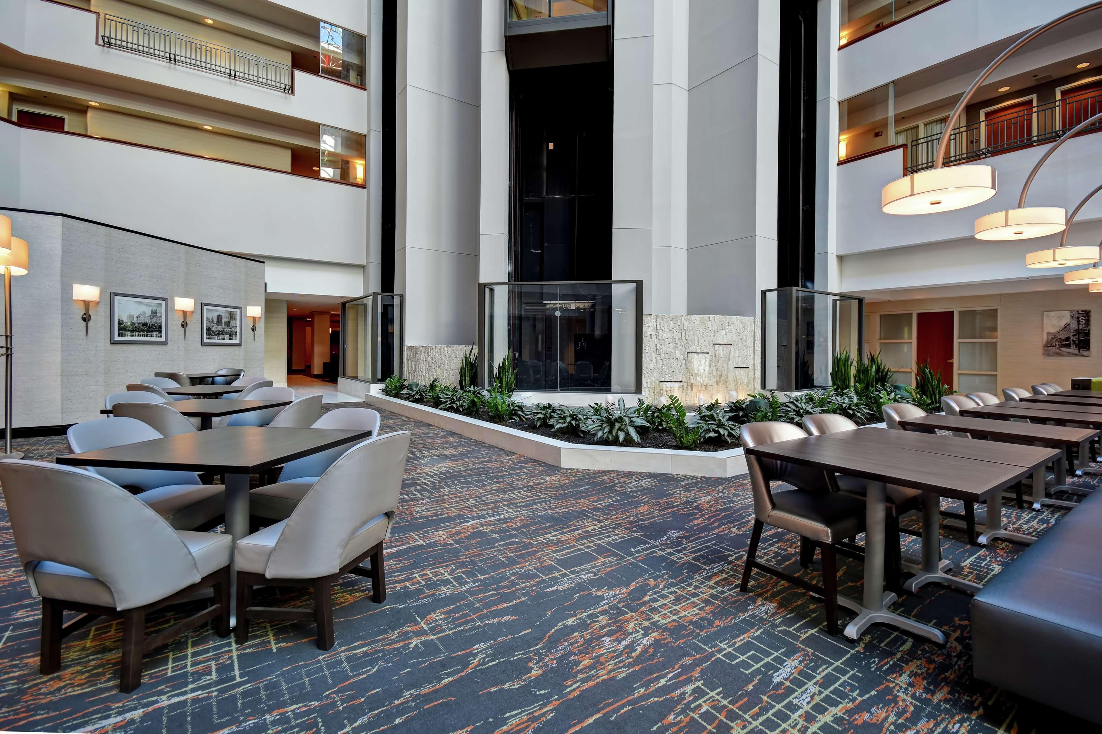Embassy Suites Little Rock Ngoại thất bức ảnh