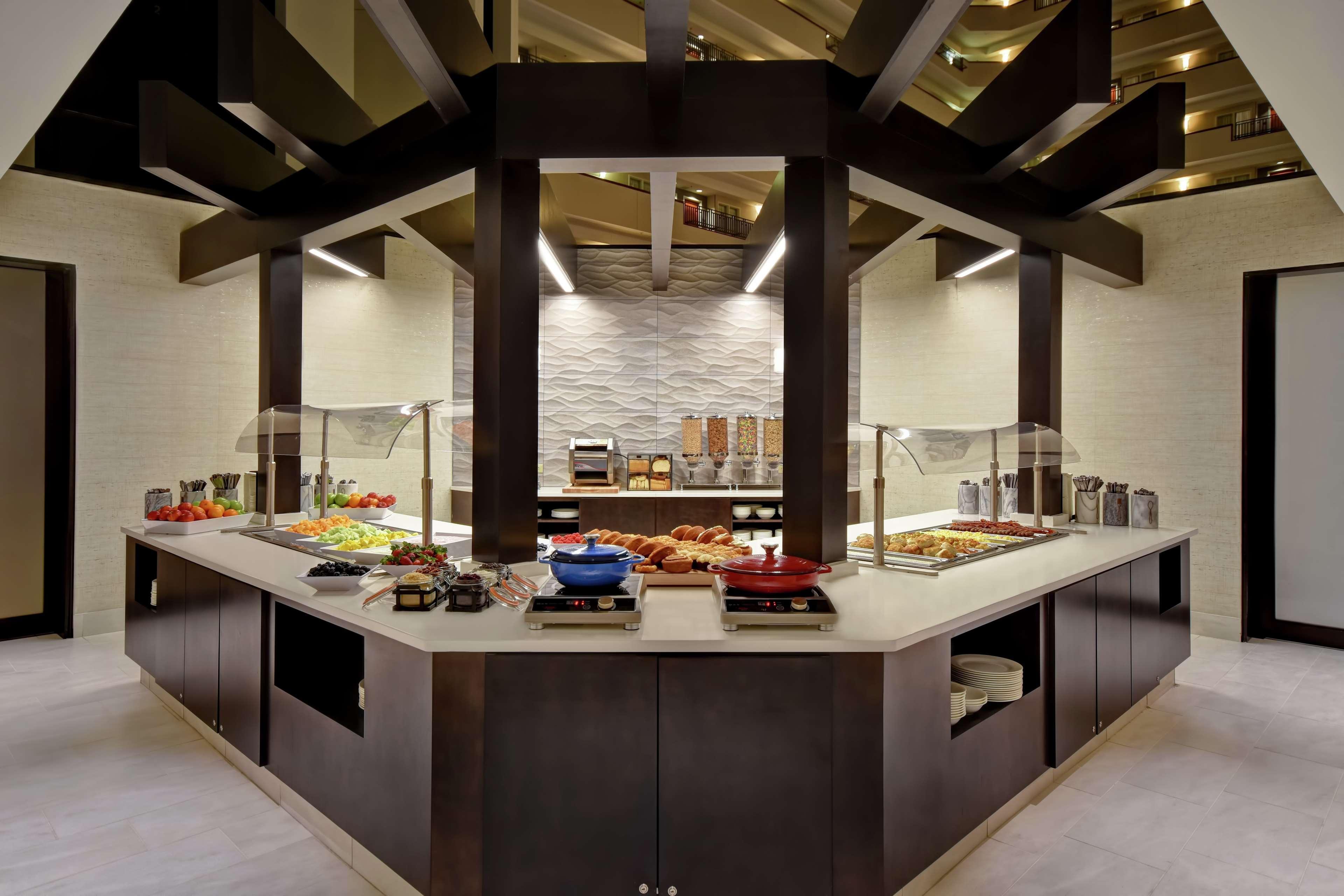 Embassy Suites Little Rock Ngoại thất bức ảnh