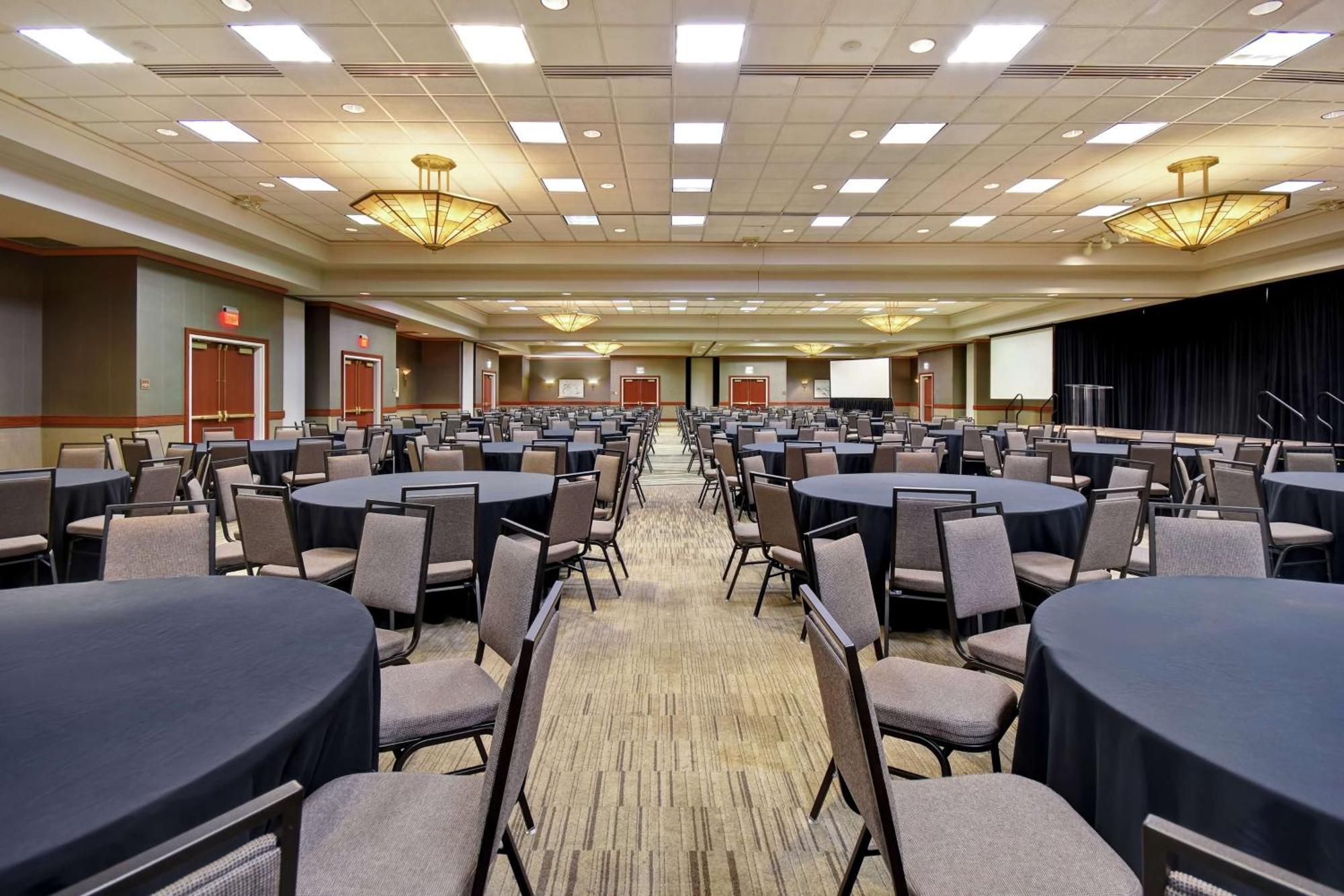 Embassy Suites Little Rock Ngoại thất bức ảnh
