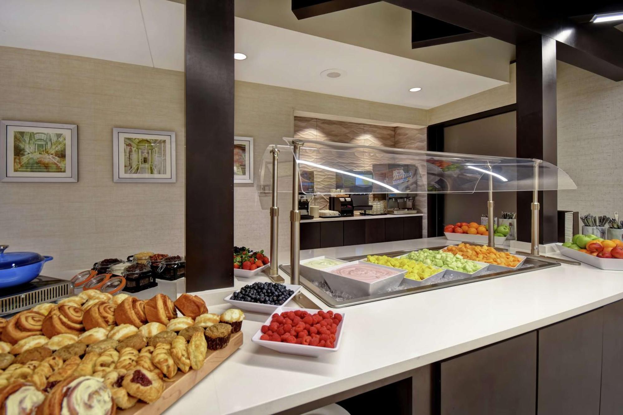 Embassy Suites Little Rock Ngoại thất bức ảnh
