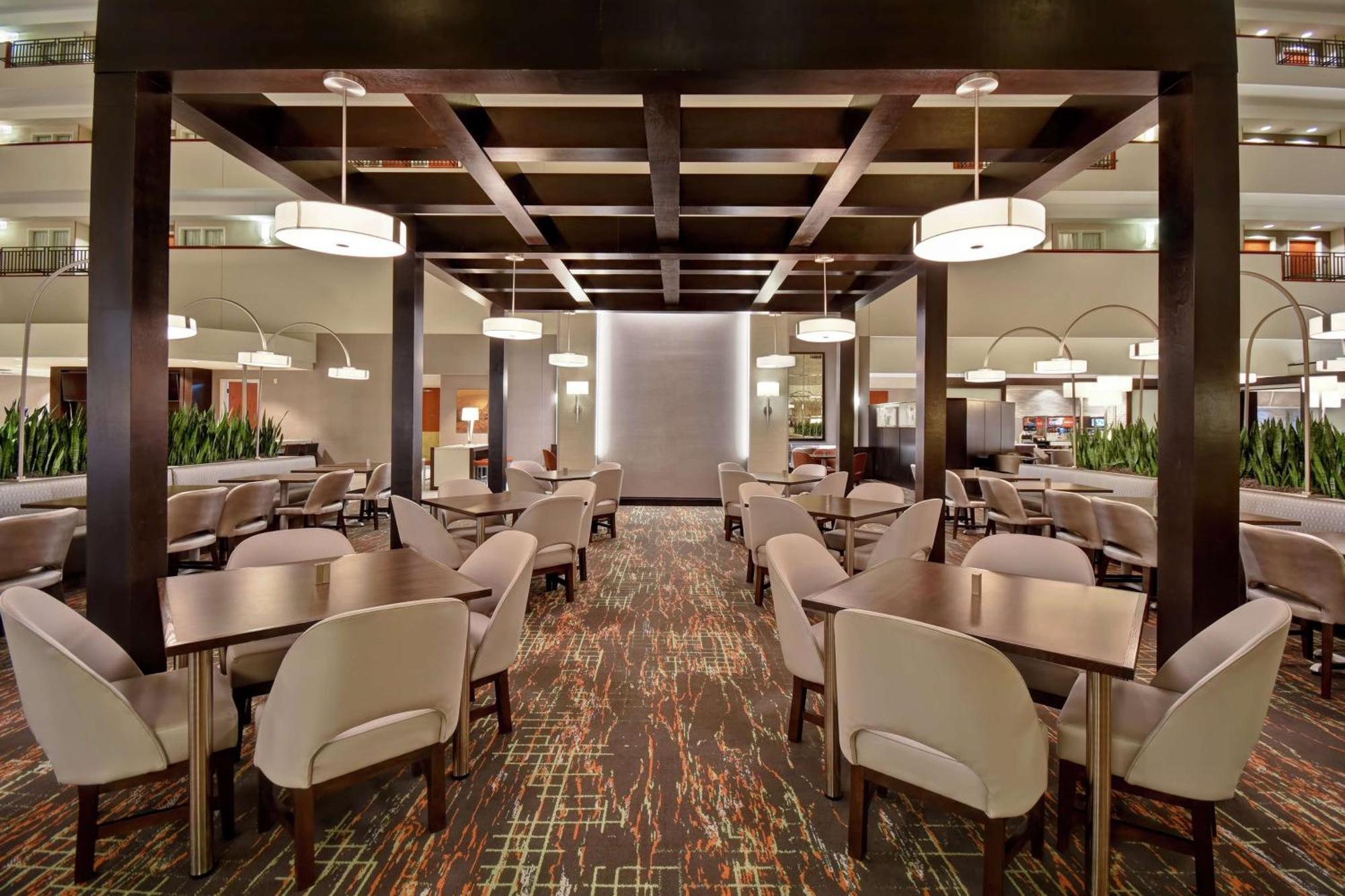 Embassy Suites Little Rock Ngoại thất bức ảnh