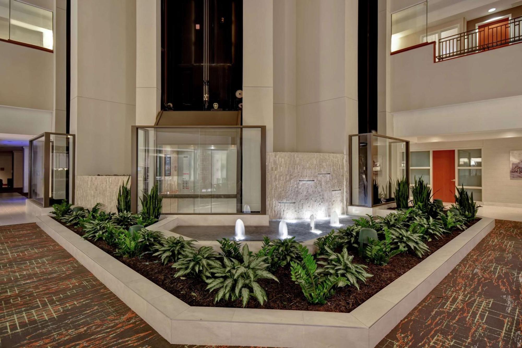 Embassy Suites Little Rock Ngoại thất bức ảnh